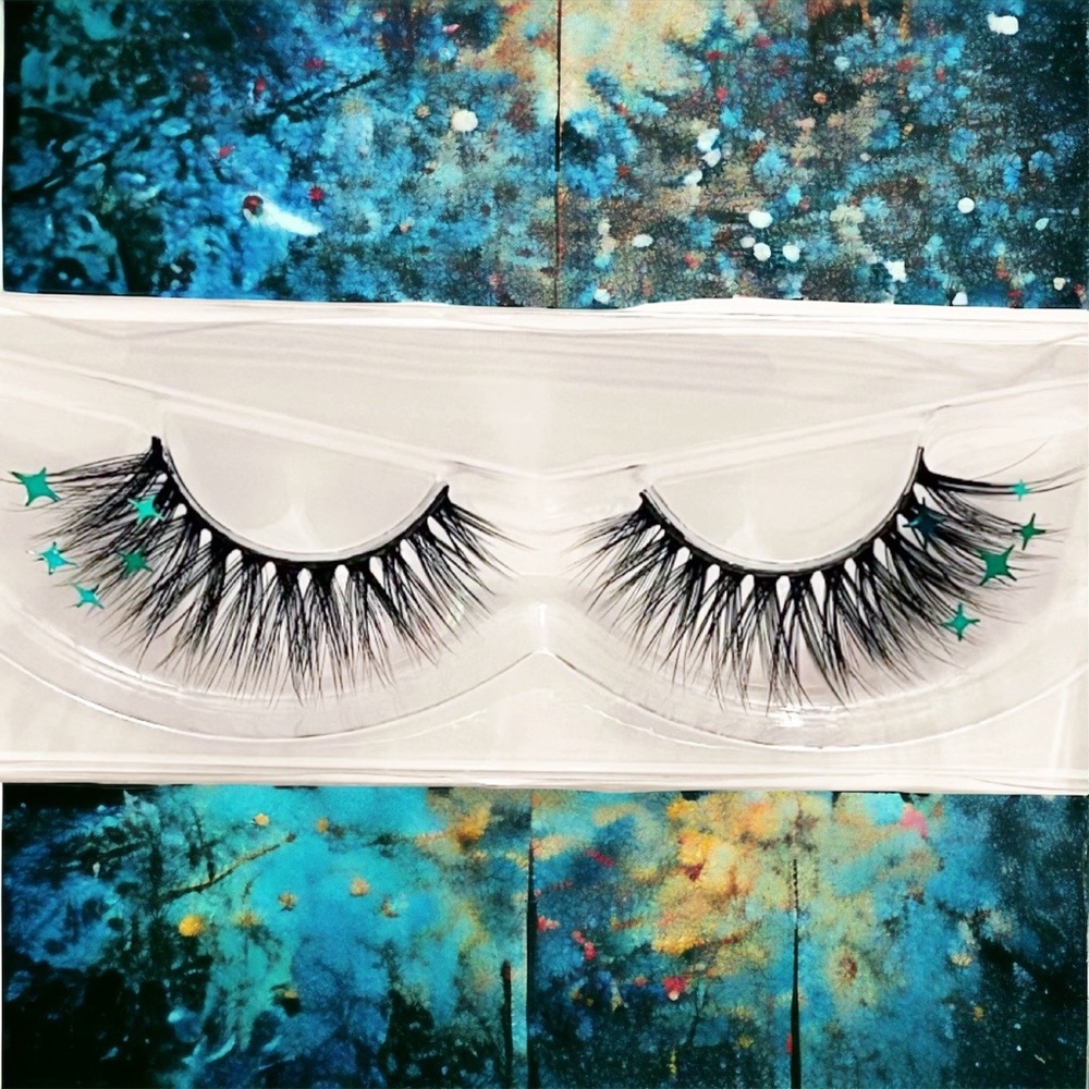 - Sparkly Babe Lash and lash applicator